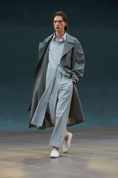 Look 20